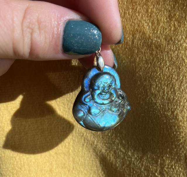 Pendentif en Labradorite Bouddha et bélière en argent