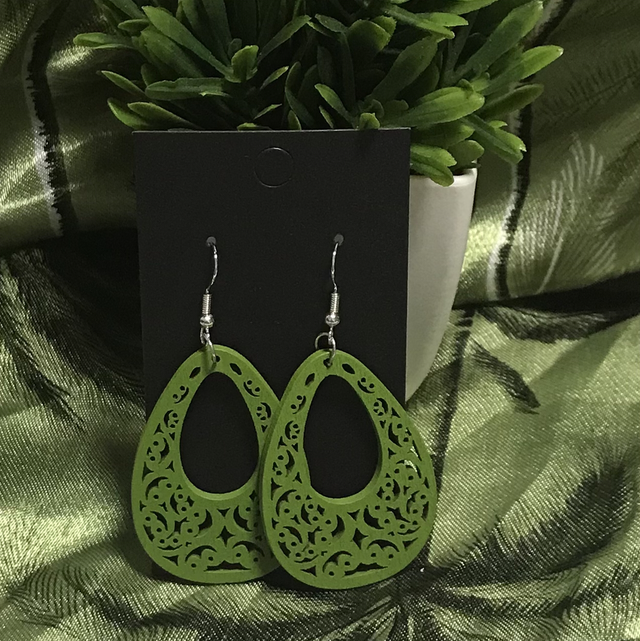 Green Dangling Earrings- GDE66