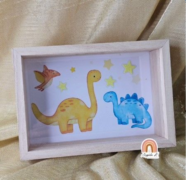 Tirelire en bois personnalisée prénom thème dinosaure