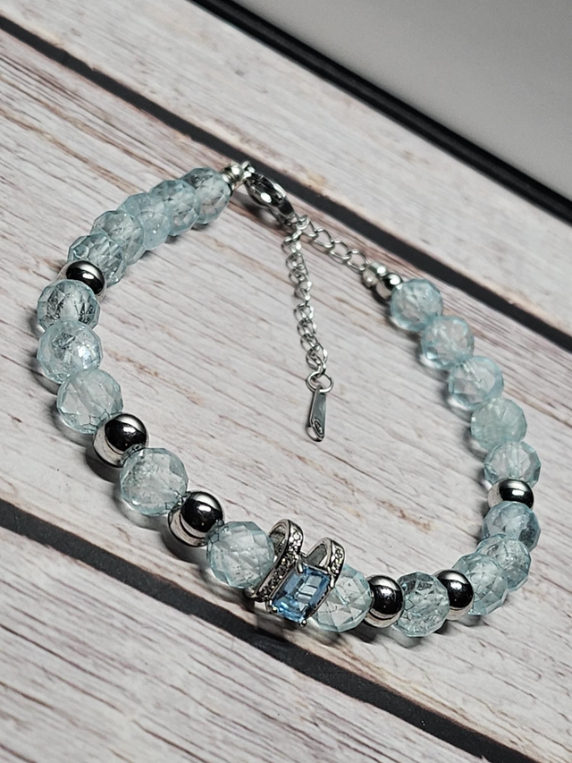 Bracelet Topaze Bleue Facettée 6 mm – Argent 925