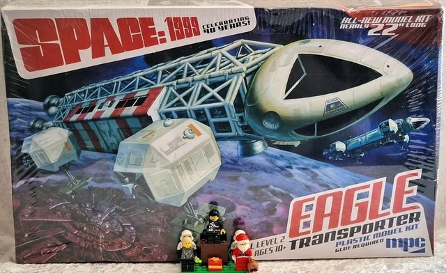 Space 1999 Eagle Transporter model kit