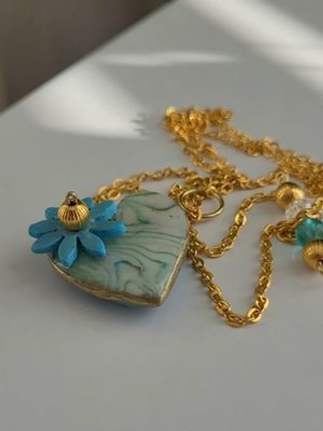 Necklace - Turquoise heart flower design (variation B)