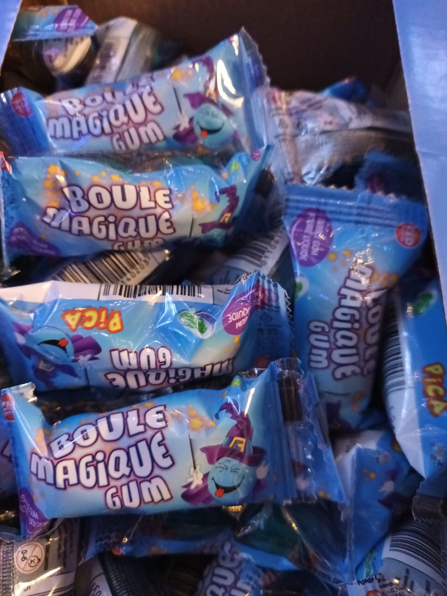 BOULE MAGIQUE GUM PICA ( VENDU A L'UNITE )
