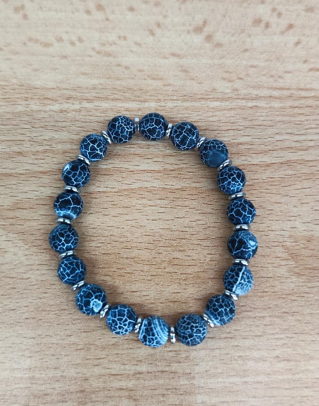 Bracciale con perline blu rigate