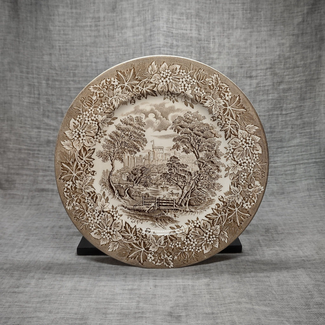 English Ironstone Tableware | Dinerbord Plat bord (diameter 24,0 cm | hoogte 2,0 cm) ‘Castles&#039; motief in bruine kleur | Vintage