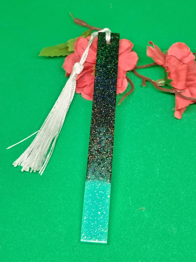 Marque page fin mint and black 