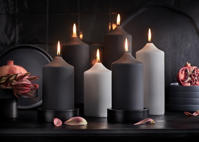 Engels Kerzen Schwarz / 15 cm / Gegossene Stumpenkerze SAMT-Lack