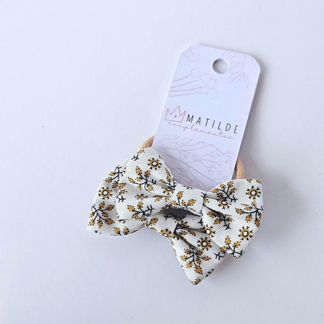 Colet Lazo Par Beige Flores Amarillas