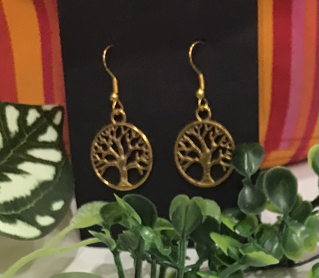 Gold Coloured Dangling - GCD28