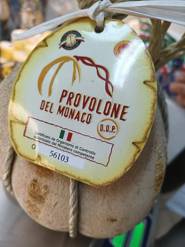 Provolone del monaco