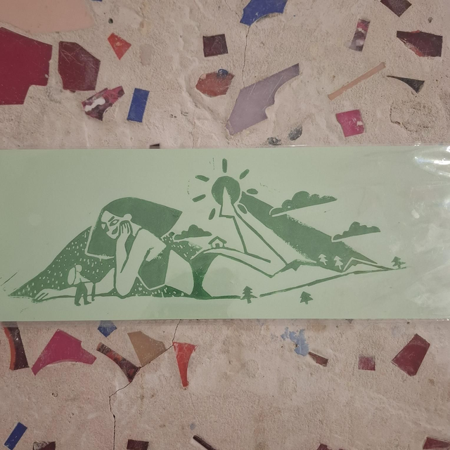 Mdp009 Lino femme allongée