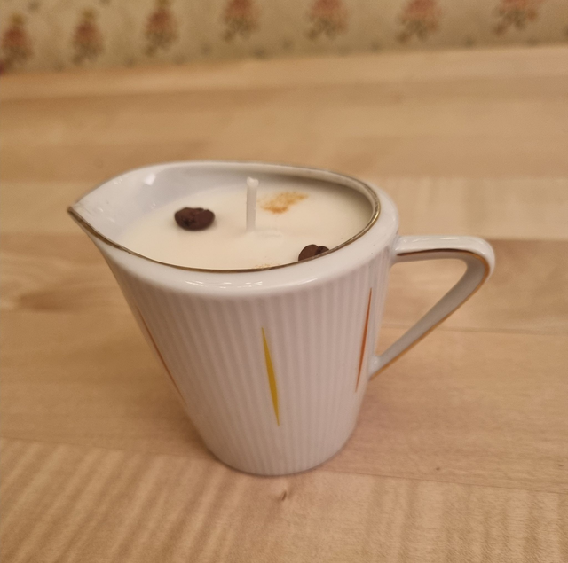 Kerze im kleinen Milchkännchen - Unikat