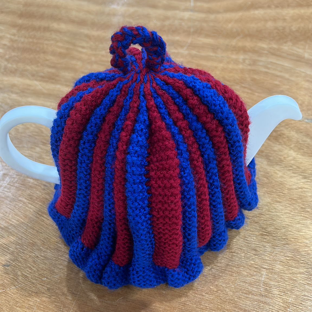 8056  Tea cosy