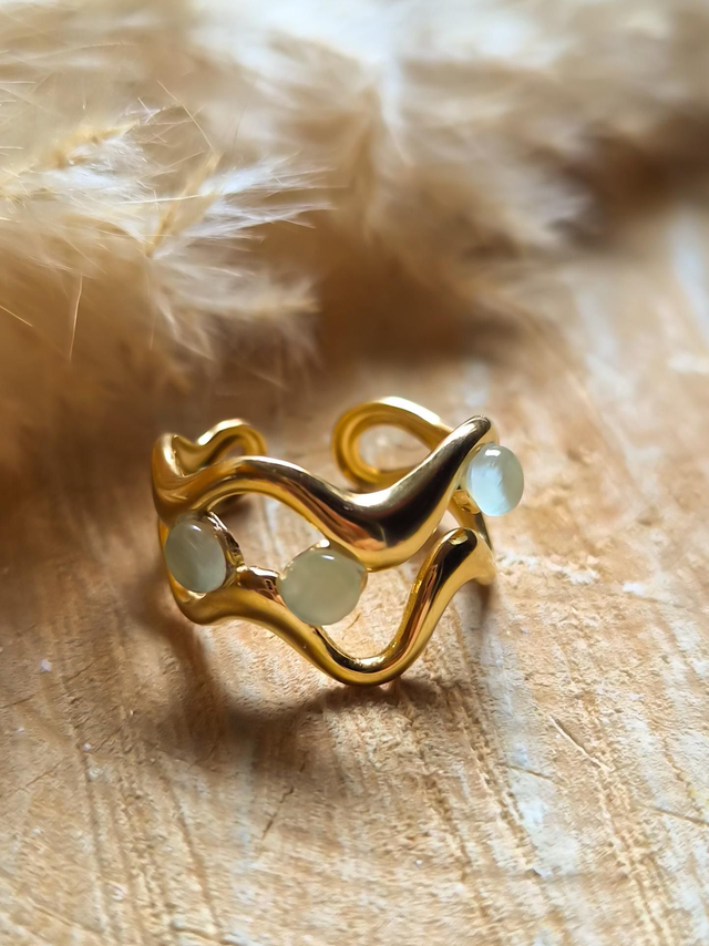 Bague "Vagues et pierres vertes" - Modèle doré 