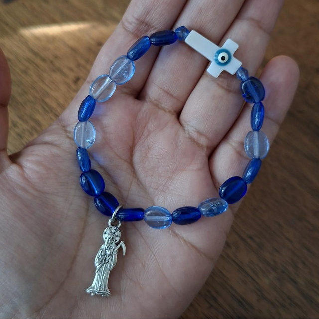 Bracelet Santa Muerte bleu croix chrétienne contre mauvais œil