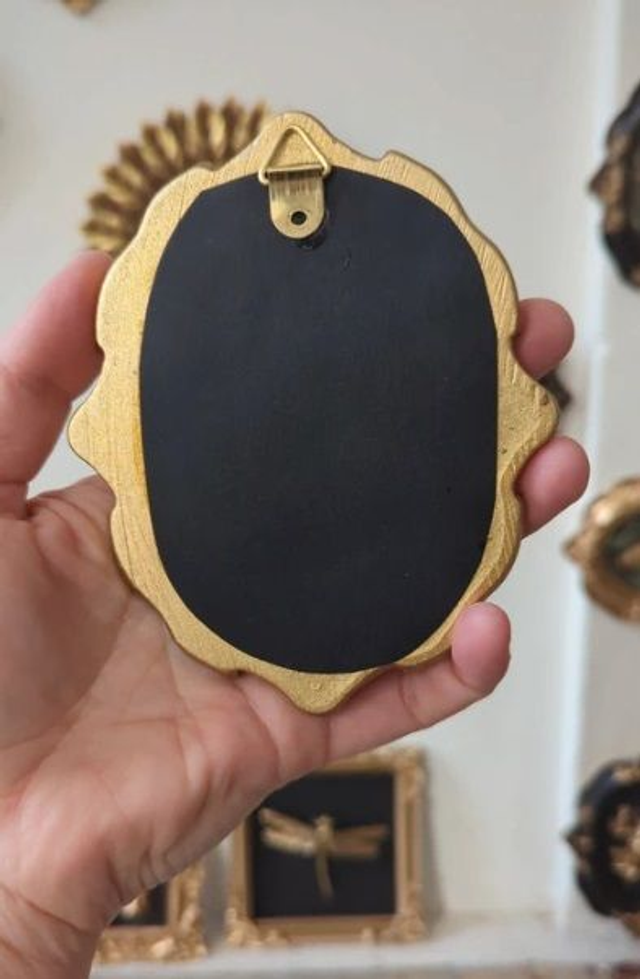 Cadre baroque noir vieilli scarabées + lune