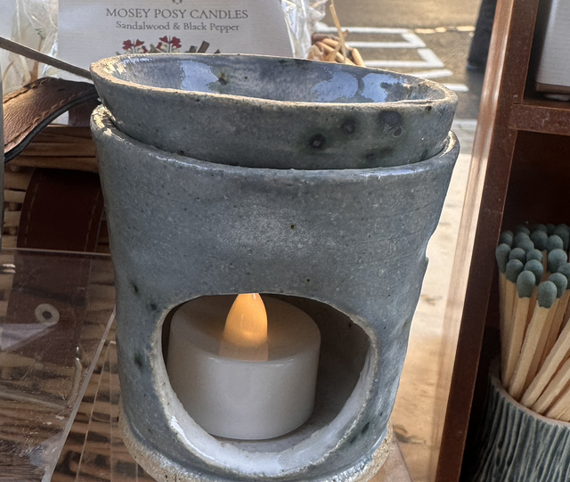 Speckled Stoneware Wax Melter with Moonscape Glaze