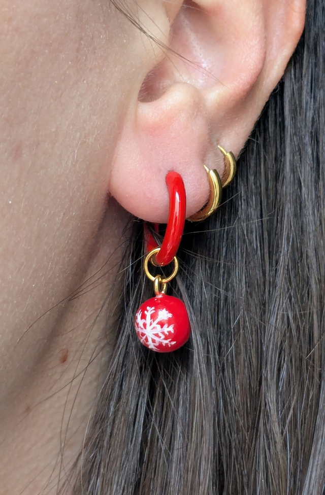 Créoles colorées à personnaliser avec les charms