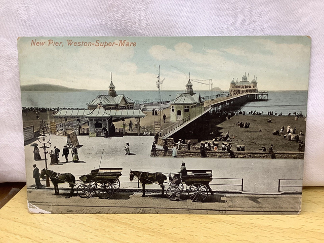 New Pier, Weston-Super-Mare, Somerset, Valentine's Series vintage postcard. Our Ref No. R692 £2.50