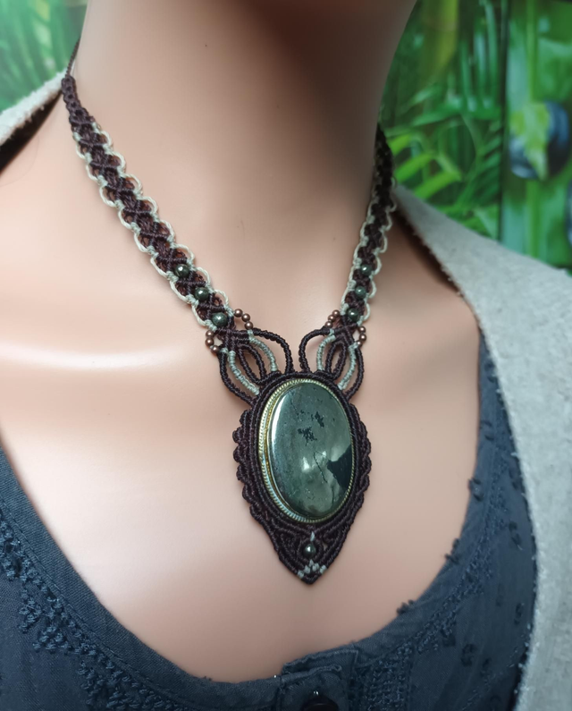 Collier en pyrite