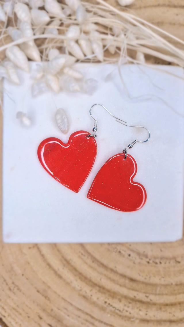 Rouge Passion - Boucles d'oreilles en pâte polymère et résine.