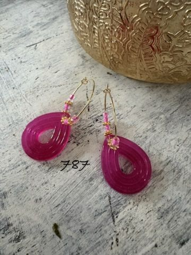 🩷Boucles d’oreilles créoles goutte fuchsia – Ref : 787