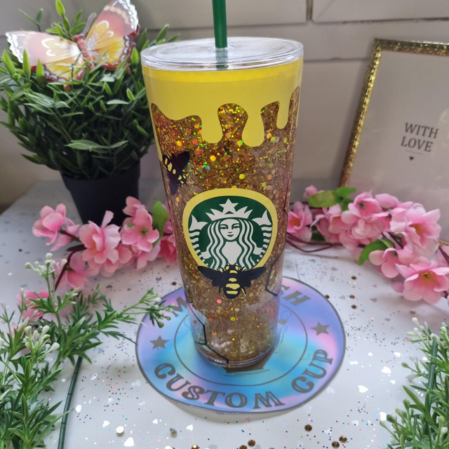 Tasse Snow globe Queen Bee jaune et noire avec paillettes doré 