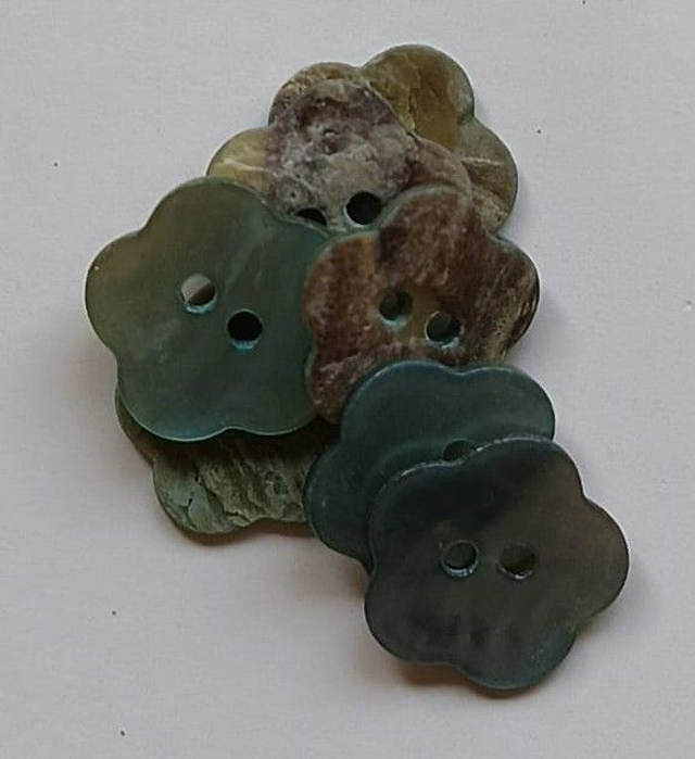 Knopen: Parelmoer bloem 12.5 mm