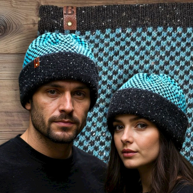 Soft Merino Wool Handmade Unisex Hat and Snood 2 Piece Set (Colour: Mint Chocolate Chip)