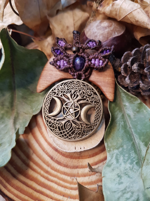 Pendentif &quot;Lune d&#039;Yggdrasil&quot;
