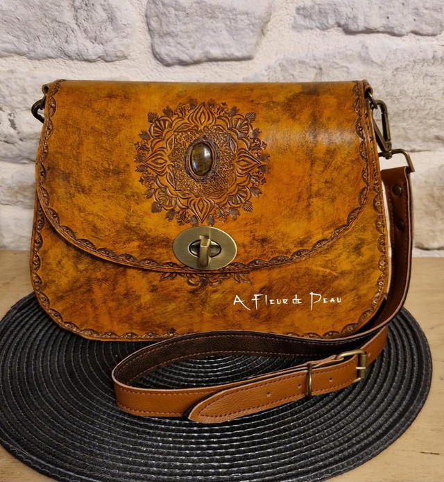 Sac 100% cuir pierre oeil de tigre