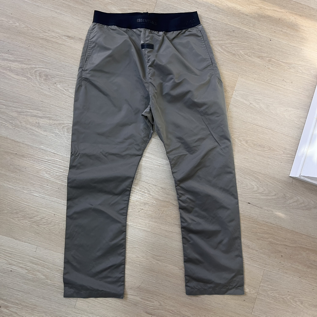 Fear of God Essential size XL pre-owned