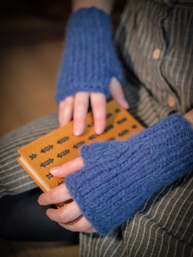 Mitaines en laine d'alpaga et soie bleu marine