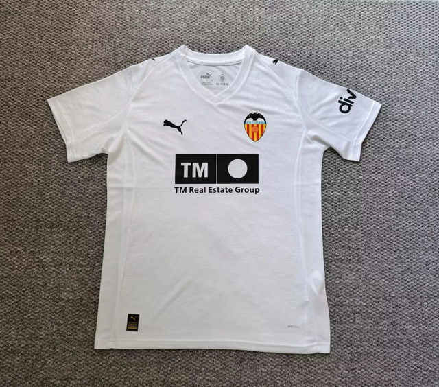 Primera equipación Valencia, Club de fútbol 25-26