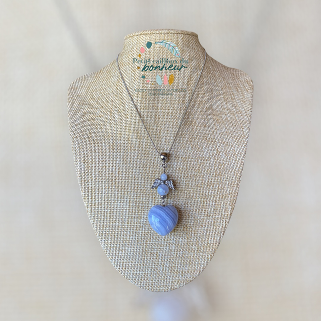 Collier cœur et ange en calcédoine – Sérénité &amp; communication