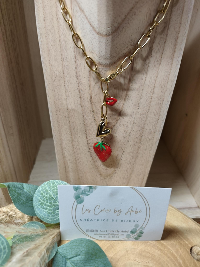 COLLIER FRAISE ET BRELOQUES/ ACIER INOXY GOLD 0001384