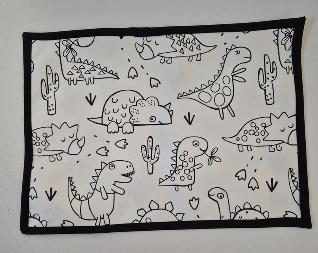 Set de table Dinosaures à colorier à l'infini... ou presque sapins de Noël