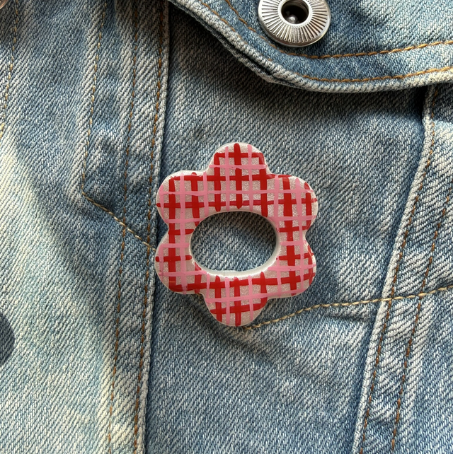 Checkered Flower Glass Holder Pin Badge