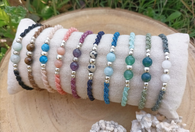 Bracelet fin laiton argenté ~ Pierre naturelle & coloris au choix