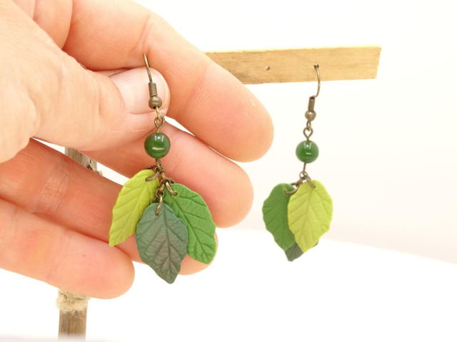 Pendientes con Tres Hojas