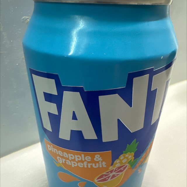 Fanta pineapple & Grapefruit 