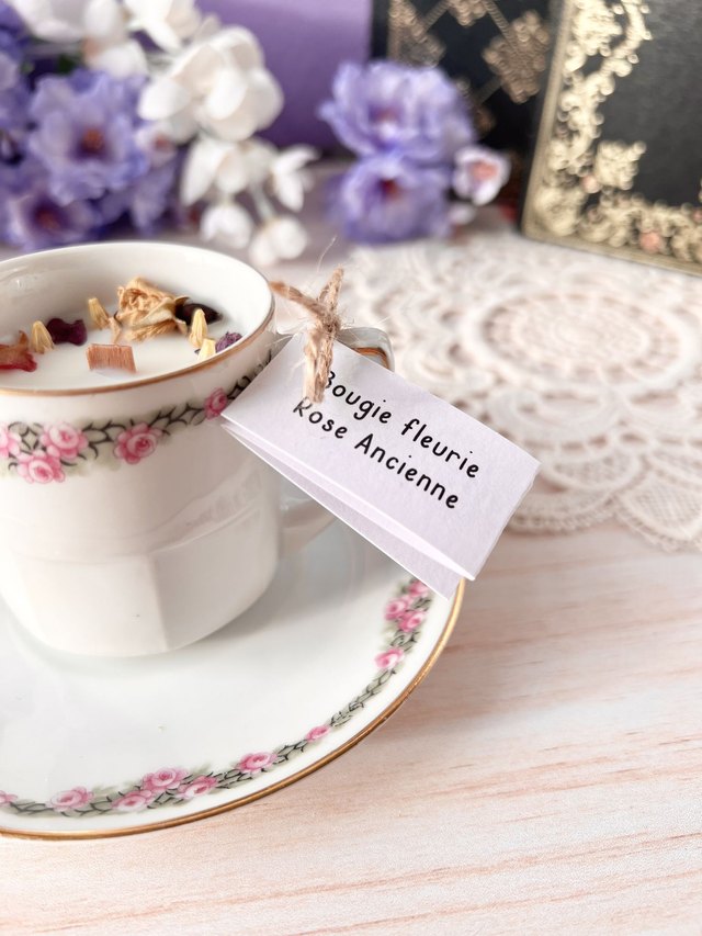 💜 Bougie Rose Ancienne - grande tasse à café "frise de roses" avec sous-tasse