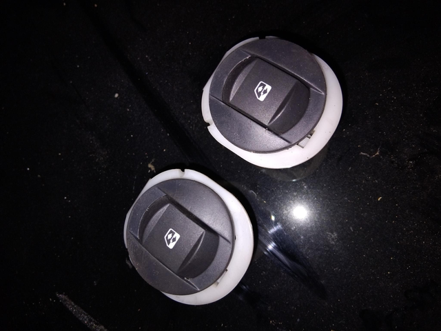 Lot boutons arrière Renault mégane 2cc 