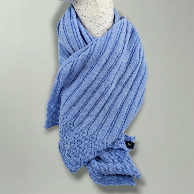 Ajour Schal "Linda" aus extrafeiner Merinowolle