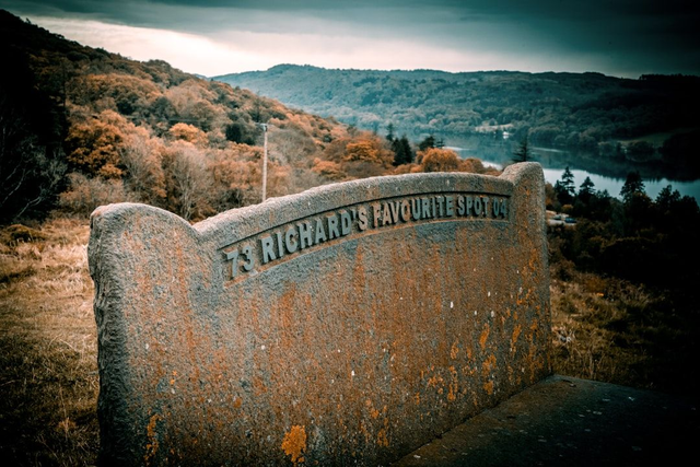 Rechampissage de lettre sur la sépulture