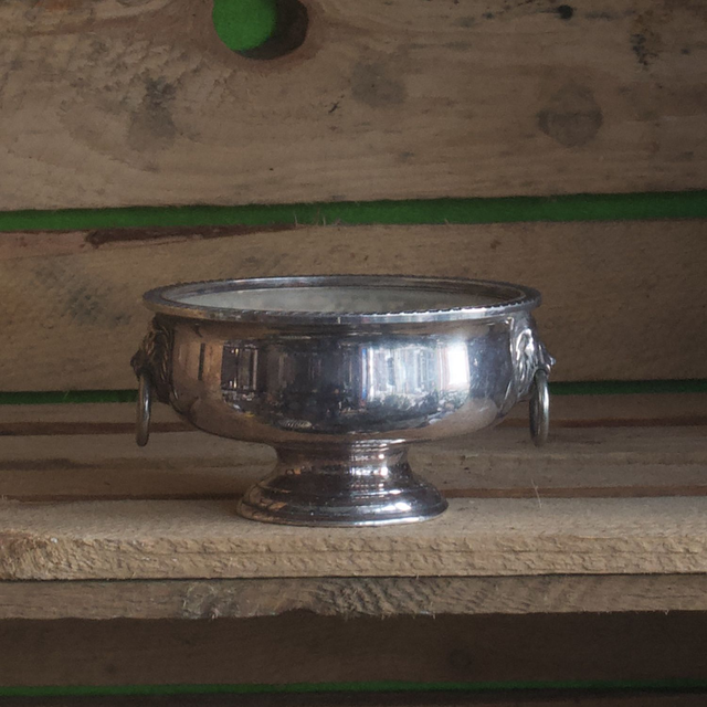 Viners of Sheffield Silver Plate Bowl with Lion Handles