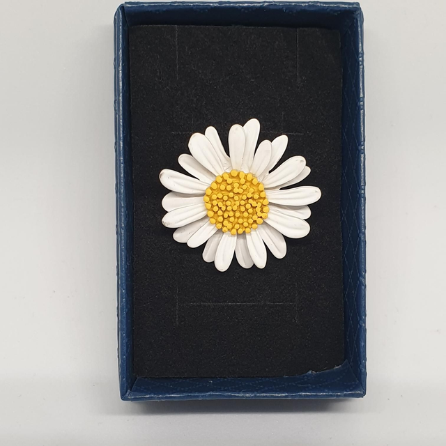 Daisy Brooch