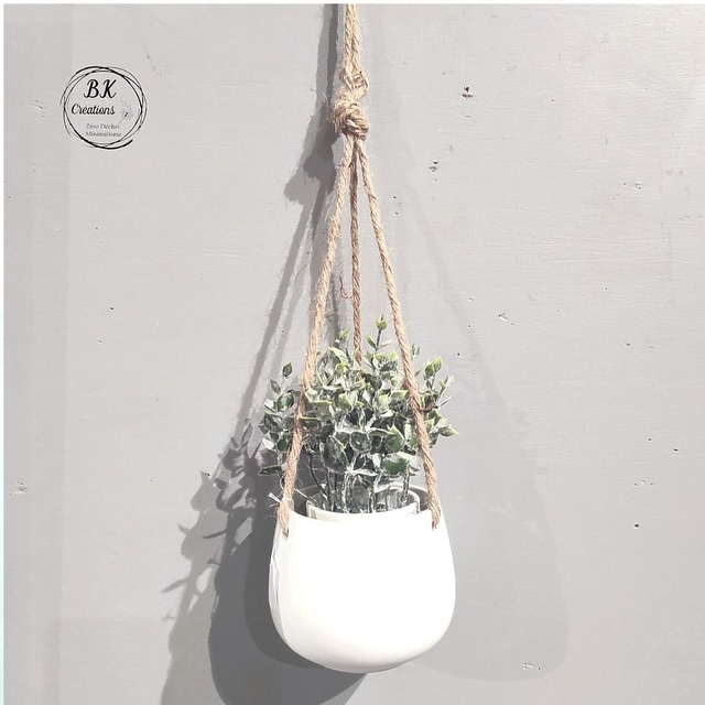 Pot suspendu minimaliste blanc et jute