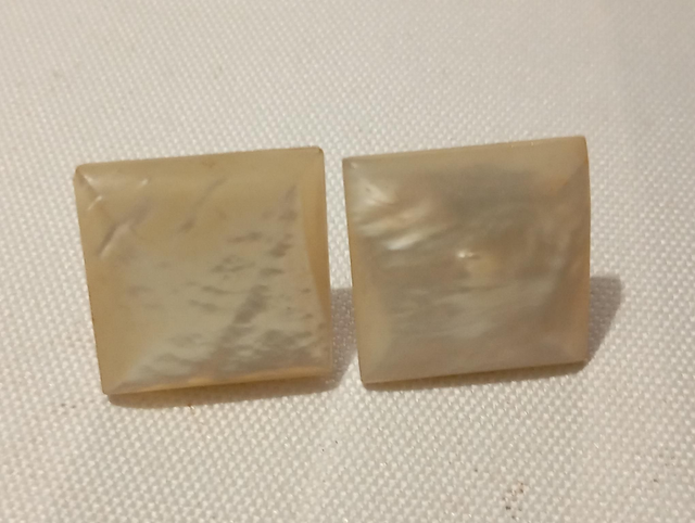 Boutons de manchettes carrés nacrés