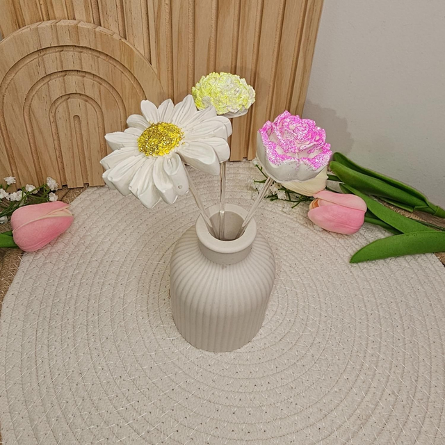 Vase en jesmonite 